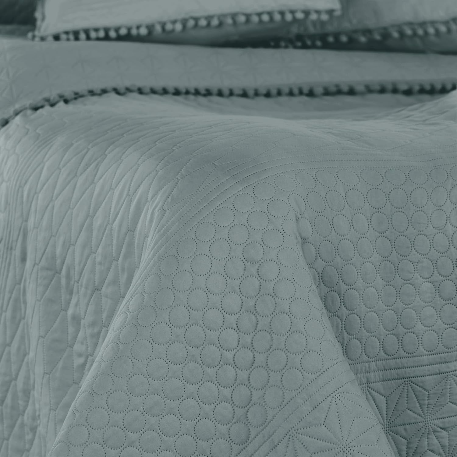 Ameliahome Bedspread with pompoms 220X240 Cm Double-sided bedspread Ultrasonic Quilting Polyester Meadore Gray Beds and Blankets Besuche den AmeliaHome-Store