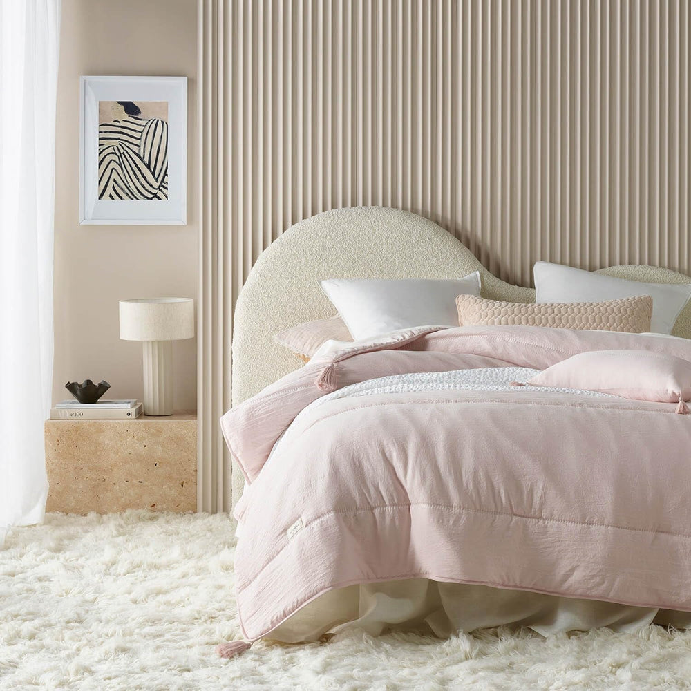 ROOM99 Noemi Elegant bedspread in cream 170 X 210 Cm Versatile bedspread as a bedspread or sofa Throw blanket for bed and sofa Quilt style Ideal as a bedspread Beds and Blankets Besuche den ROOM99-Store Powder Pink 240X260