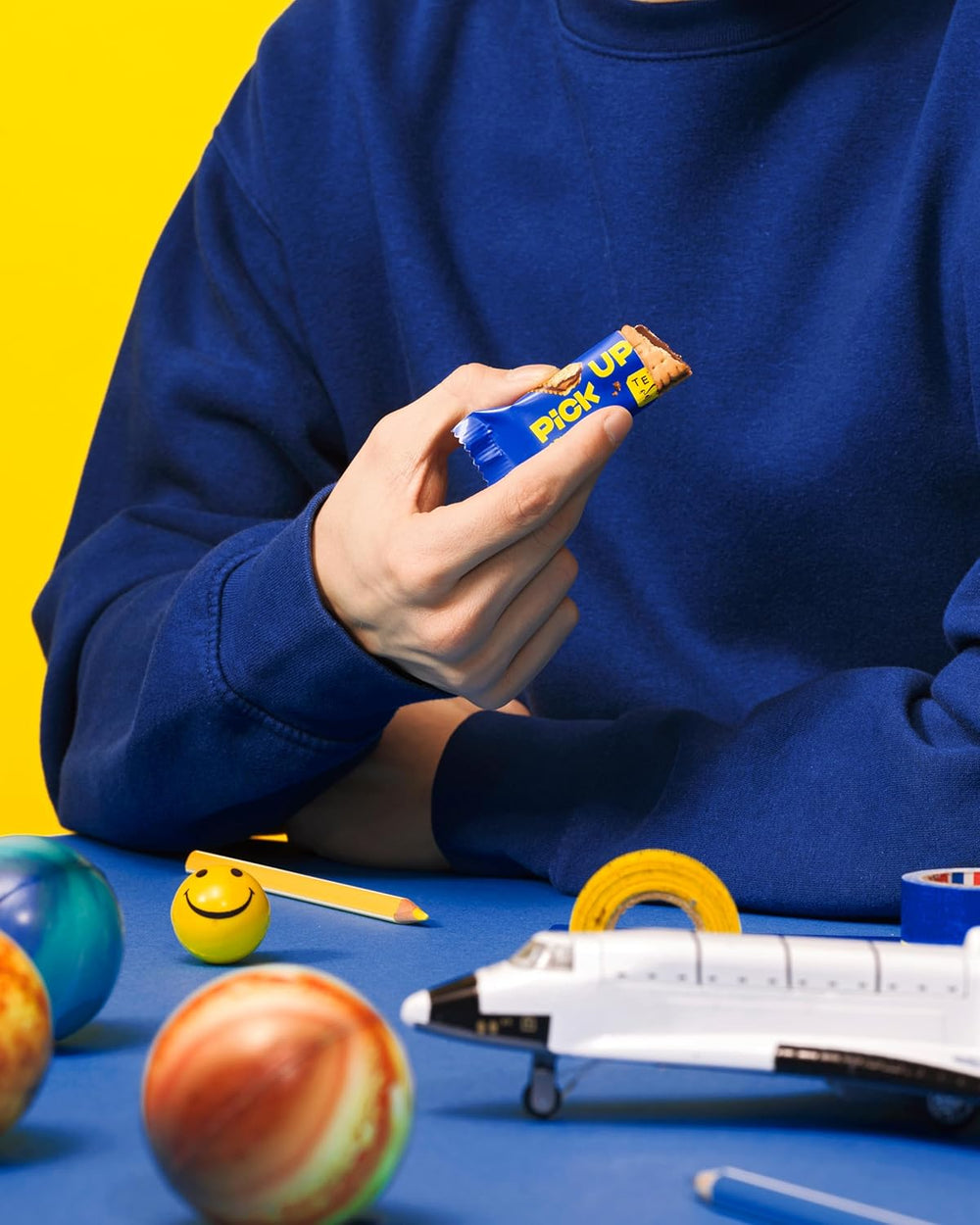 PICK UP! minis Original + Choco&Milk (1 x 1.06 kg), mini snack bars with a crunchy milk chocolate tablet between two biscuits, packs of 100 portions