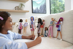 Barbie GTW39 - Păpușă asistentă medicală (Aprox. 30 cm) cu bluză cu imprimeu și pantaloni roz, pantofi albi și stetoscop, cadou minunat pentru copii de la 3 ani în sus Papusi Naty Shop