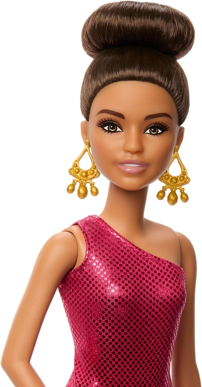 Papusa Barbie dansatoare de moda cu rochie rosie cu volane, pantofi de dans, par castaniu si accesorii trofeu de dans, JFR09 Papusi Naty Shop