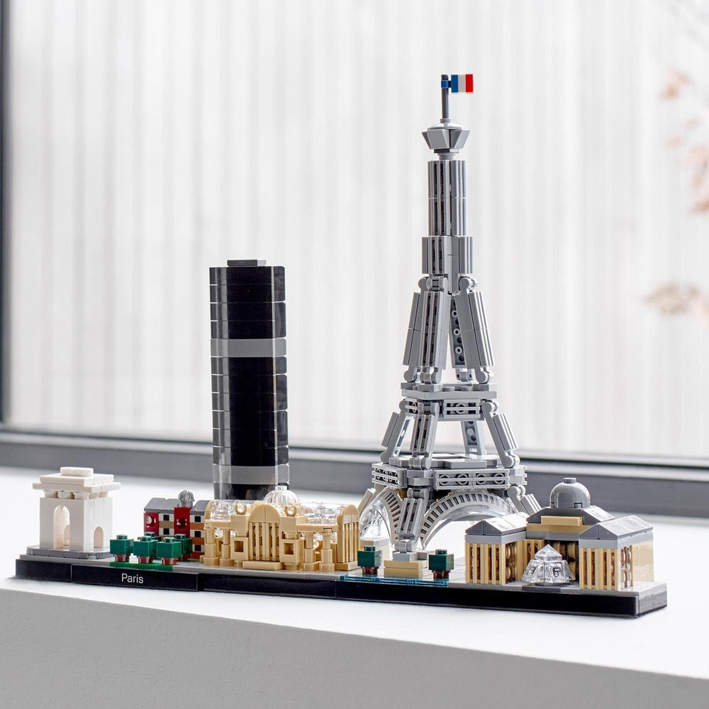 LEGO Architecture Paris, Eiffel Tower, Champs-Élysées and Louvre Model Kit, Skyline Collection, Home and Office Decorations, Gift Ideas for Collectors, Men and Women 21044 Building Sets Besuche den LEGO-Store