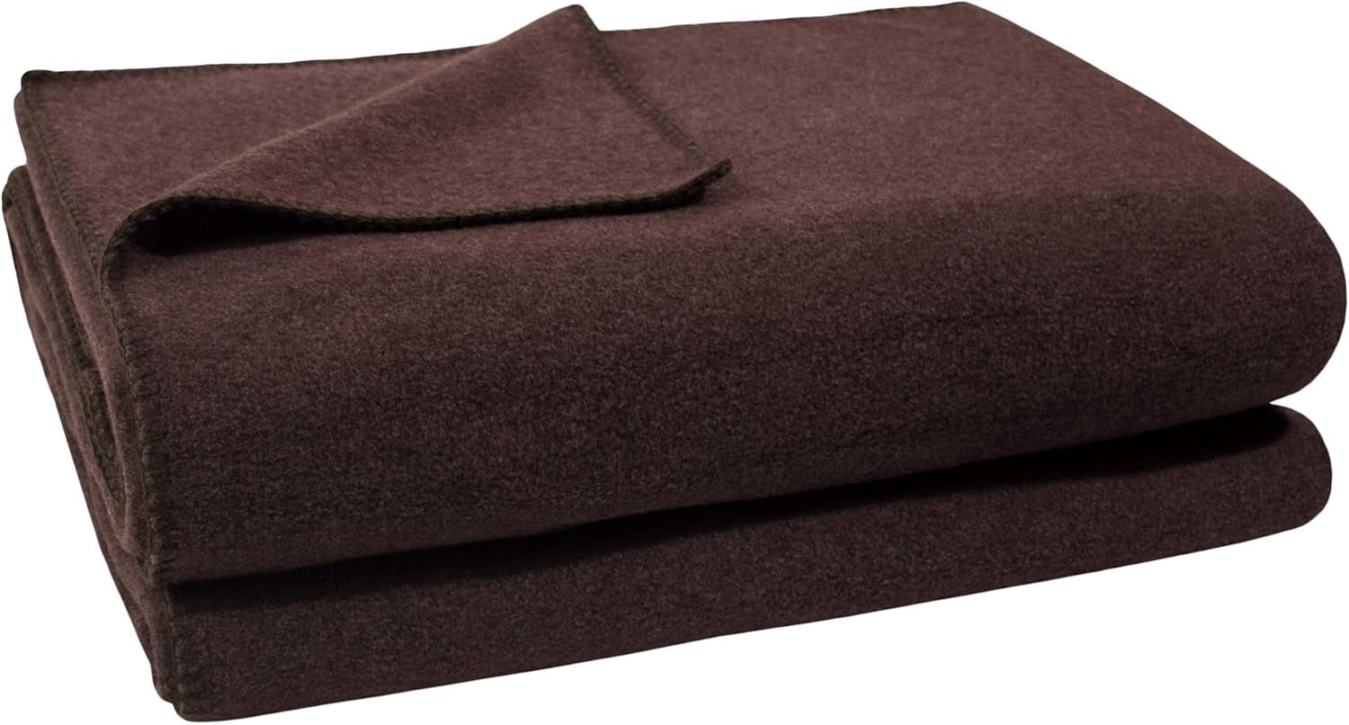 Zoeppritz blanket in color: Red, Made of 65% Polyester, 35% Viscose, Size: 160X200 Cm, 103291-235-160X200 Zoeppritz Beds and Duvets Since 1828 880 dark brown 110X150 Cm