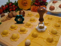 Formă de ravioli în formă de floare, diametru 57 mm 990183