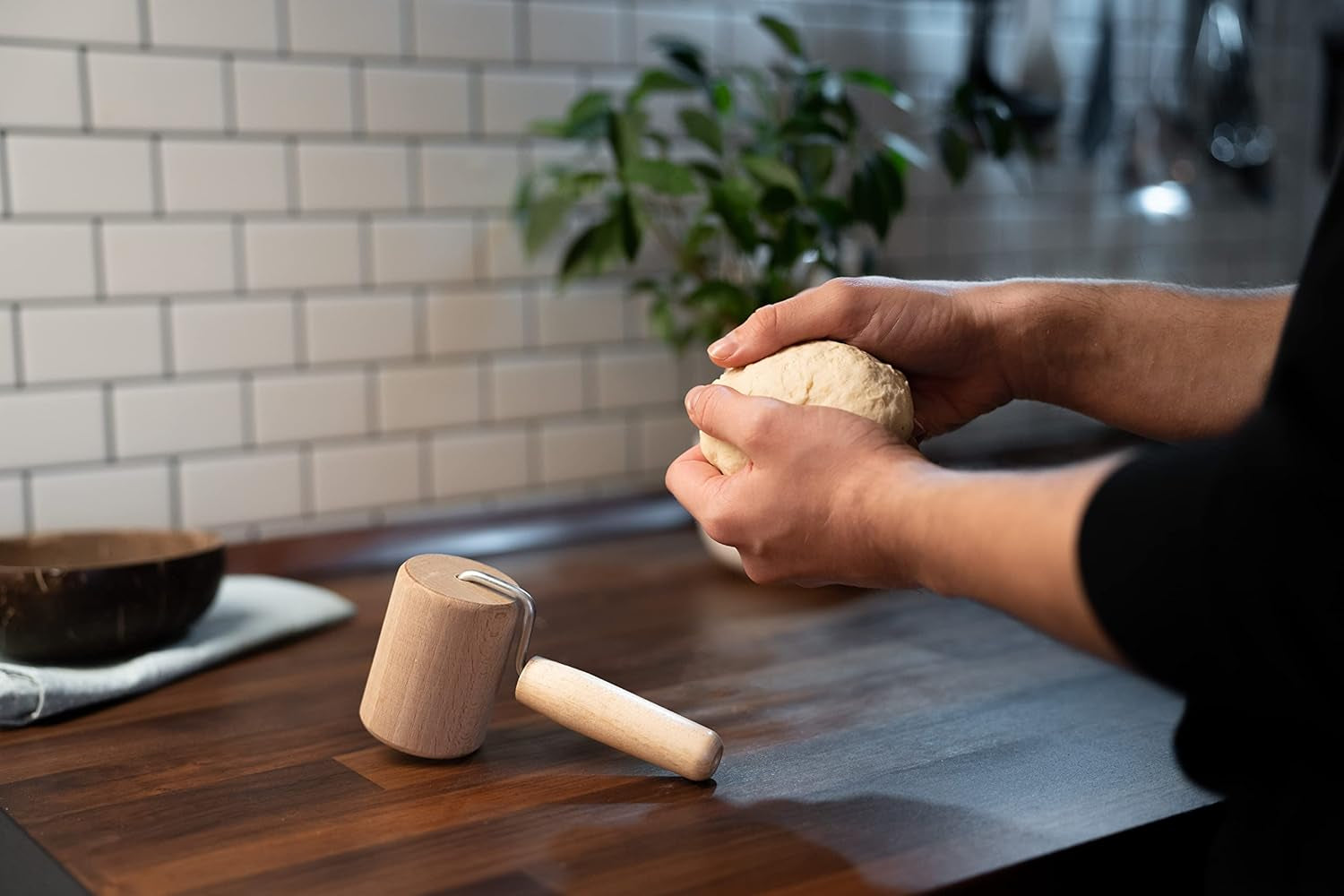Chinchilla® Backblechroller/Teigroller zylindrisch aus Buchenholz | Der stable Helper für die Küche | Made in Germany | Nachhaltige Qualität aus Deutschland | 18 x 5 cm