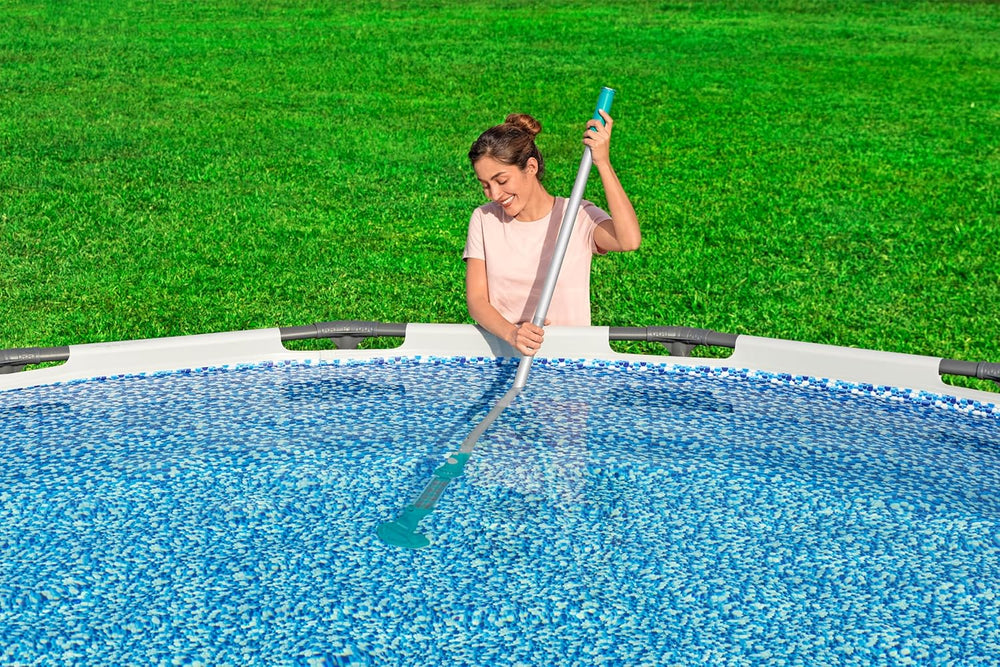 Bestway AquaSurge battery powered pool vacuum 251 cm