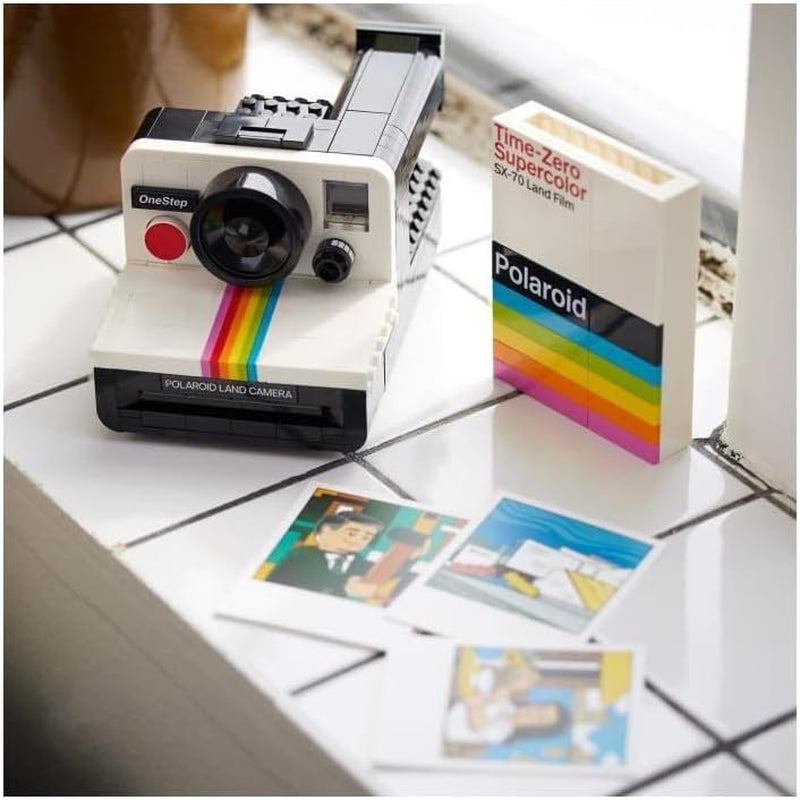 LEGO Ideas Polaroid Onestep SX-70 Camera Set for Adults, Collectible with Authentic Details, Creative Activity, Photography Gifts for Women, Men, Him, Her and Teens 21345 Building Sets Besuche den LEGO-Store