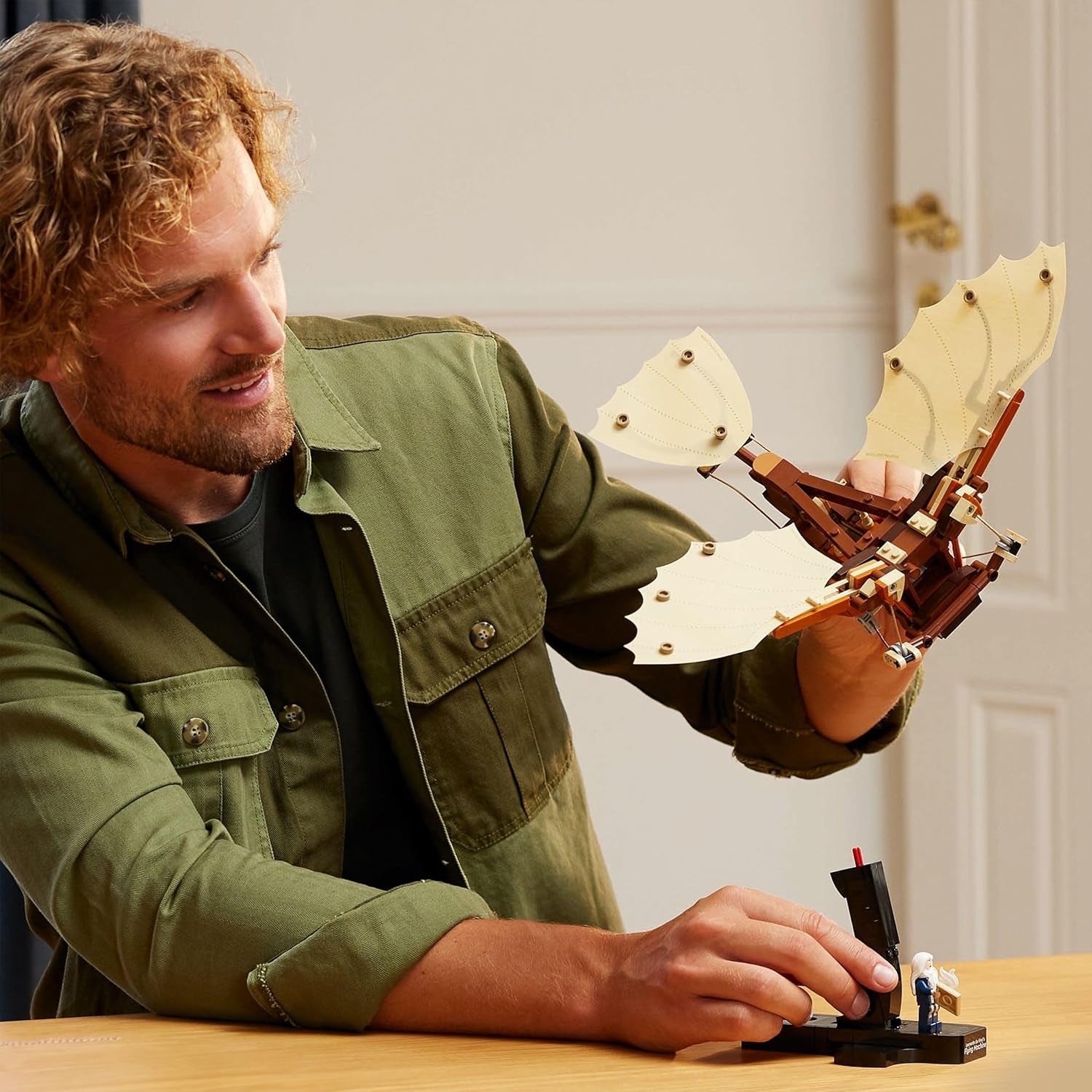 LEGO Icons Leonardo Da Vinci's Flying Machine With Flapping Wings - Includes minifigure and stand - Building set for adults - Home decoration set - Gift idea - 10363 Building sets Besuche den LEGO-Store