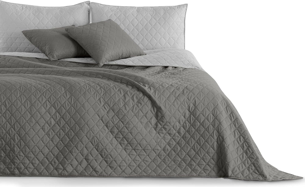 Decoking Bedspread 200 X 220 Cm Graphite Anthracite Silver Gray Two-sided bedspread easy to maintain Axel Beds and Blankets Besuche den DecoKing-Store Axel Stahl Silver 200 X 220 Cm