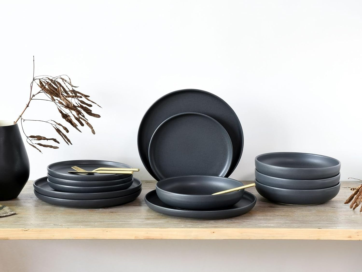 Creatable, 22979, Serie Uno BLACK, 12-Teiliges Geschirrset, Teller Set Aus Steinzeug, Spülmaschinen- Und Mikrowellengeeignet, Made in Portugal Tableware Sets Naty Shop