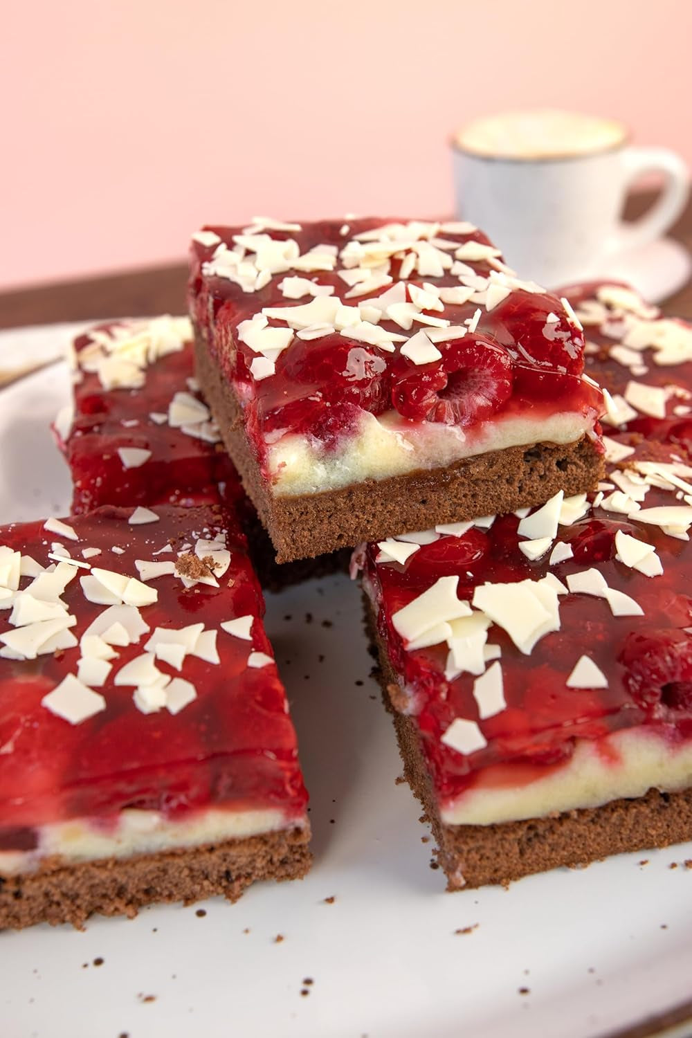 RUF Kleiner Himbeer-Schokokuchen, Mini-Kuchen Mit Feiner Puddingcreme, Himbeeren Und Weißen Schokoraspeln, Inkl. Backform, 1X252G Mixture for baking and cooking Naty Shop