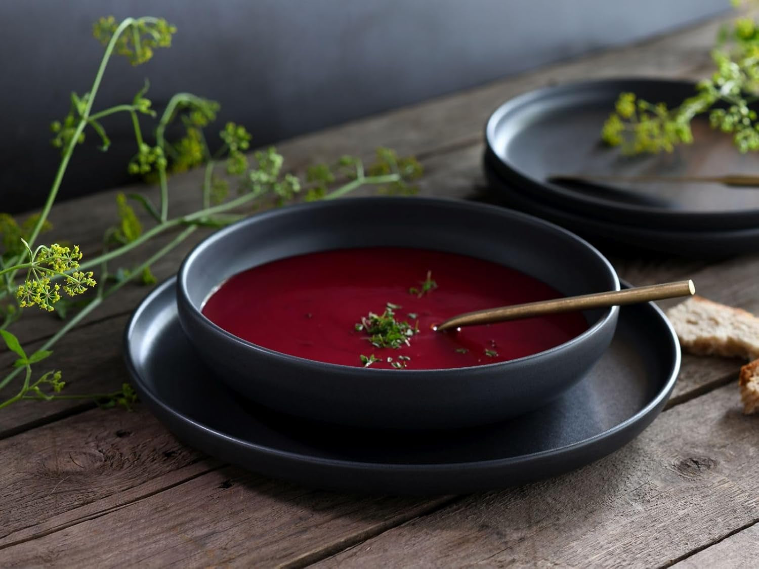 Creatable, 22979, Serie Uno BLACK, 12-Teiliges Geschirrset, Teller Set Aus Steinzeug, Spülmaschinen- Und Mikrowellengeeignet, Made in Portugal Tableware Sets Naty Shop