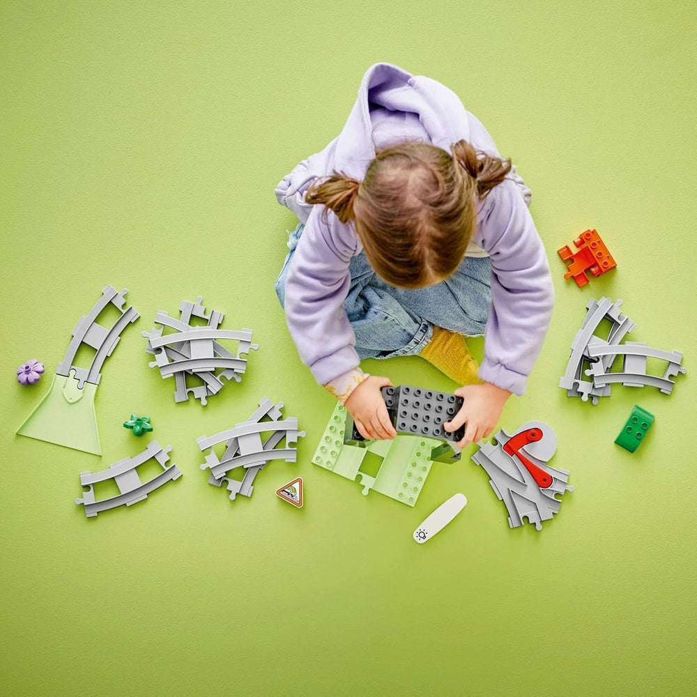 LEGO DUPLO Town Railway Tunnel And Tracks - Set de expansiune, cadou pentru copii mici, încurajează dexteritatea, set de joacă pentru fanii vehiculelor de la 2 ani, jucărie de învățare creativă 10425 Seturi de constructie Besuche den LEGO-Store