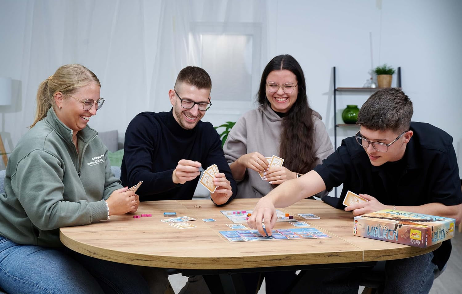 Zoch Above the Clouds - a strategic migratory bird race with maneuver cards, interesting flight formations, smart timing, a board game for strategy enthusiasts and families, children and adults aged 10 and up