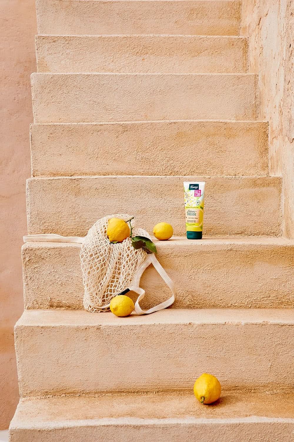 Kneipp Aroma, moisturizing shower gel, 200 ml Shower and bath Naty Shop