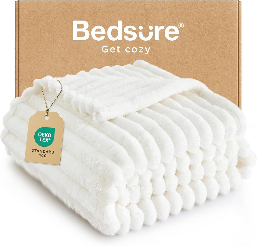 BEDSURE Sage Green Fleece Throw Blanket for Sofa - Super Soft Cozy Blankets for Women, Cute Small Blanket for Girls, 127 X 152 Cm Beds and Blankets Besuche den BEDSURE-Store Garden White/Opulent Tee Xl (50" X 70")