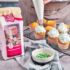Funcakes Mix Für Enchanted Cream®: Einfach Zu Berübenende, Sehr Leichte Und Flauschige Schneeweiße Creme, Perfekt Zum Füllen Und Abdecken Von Kuchen Oder Als Belag Für Cupcakes, Halal., 900 G Mix for baking and cooking Naty Shop