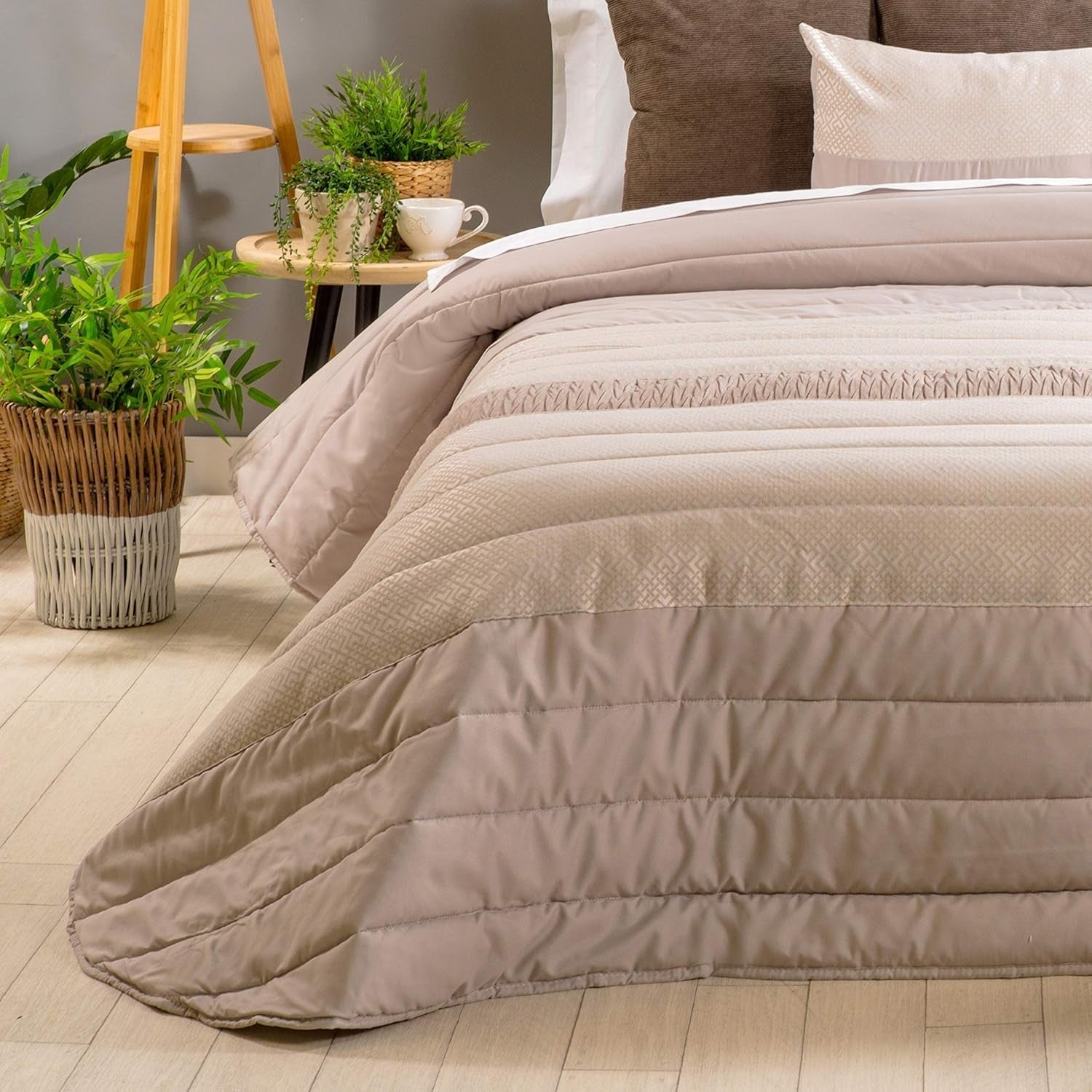 Cuvertură Spring 3, crem, pentru paturi late de 135 cm Plapumi si pilote Naty Shop