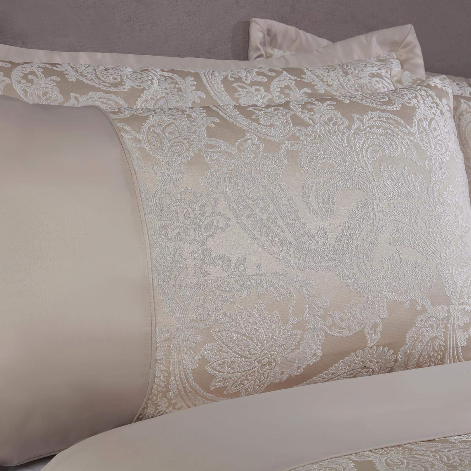 Duchess duvet for king-size bed, 100% polyester, cream Emma Barclay Beds and Duvets