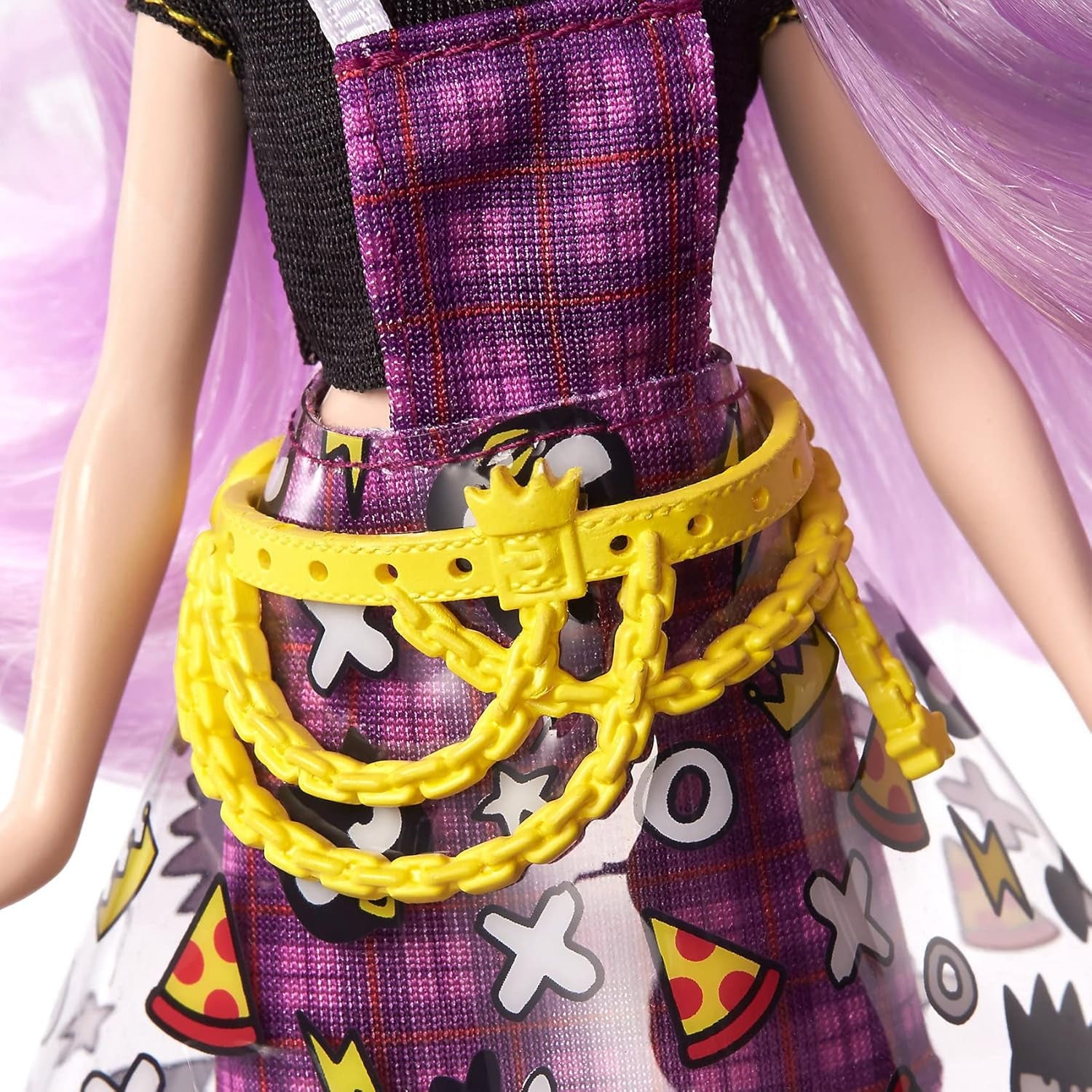 Mattel Hello Kitty GWW98 - Sanrio Badtz-Maru Figur und Jazzlyn Puppe (approx. 25.4 cm) mit Kleidung und Accessoires, langem lila Haar und trendy Outfit, tolles Geschenk für Kinder ab 3 Jahren
