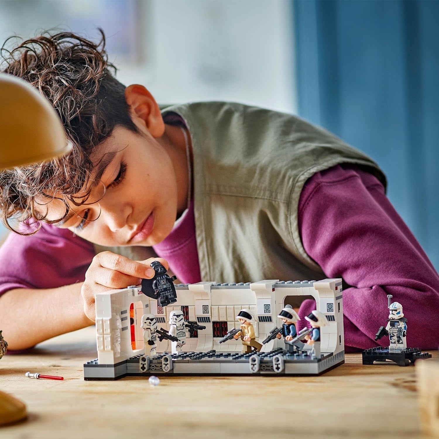 LEGO Star Wars Tantive IV Boarding, A New Hope Movie Building Toy, Collectible Fantasy Playset, Gift Idea for Boys and Girls 8+ and Collectors 75387 Building Sets Beuche den LEGO-Store