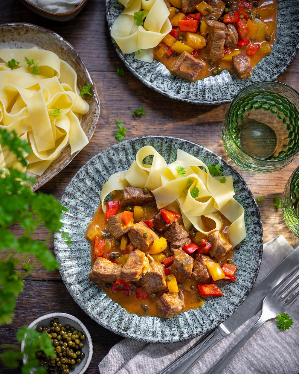 MAGGI Fix for Hungarian Goulash, Würzmischung, mit natürliche Ingredient*, for 4 portions, 1er Pack (1 x 56g Packung)