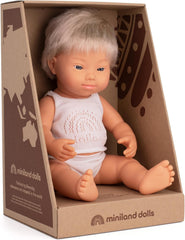 Miniland Dolls: europäische Babypuppe Junge, blond, mit Down Syndrom aus weichem Vinyl, 38 cm, präsentiert mit Unterwäsche in Geschenkbox (31263)