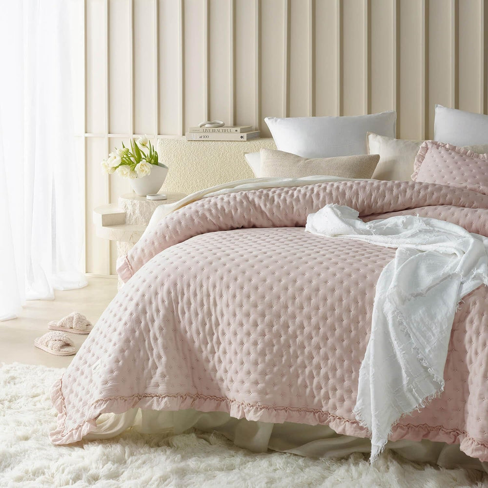 Molly Elegant Bedspread in Powder Pink 170 X 210cm Bedspread Versatile as a Bedspread or Sofa Throw Blanket for Bed and Sofa Blanket Style Ideal as a Bedspread Beds and Blankets Besuche den ROOM99-Store