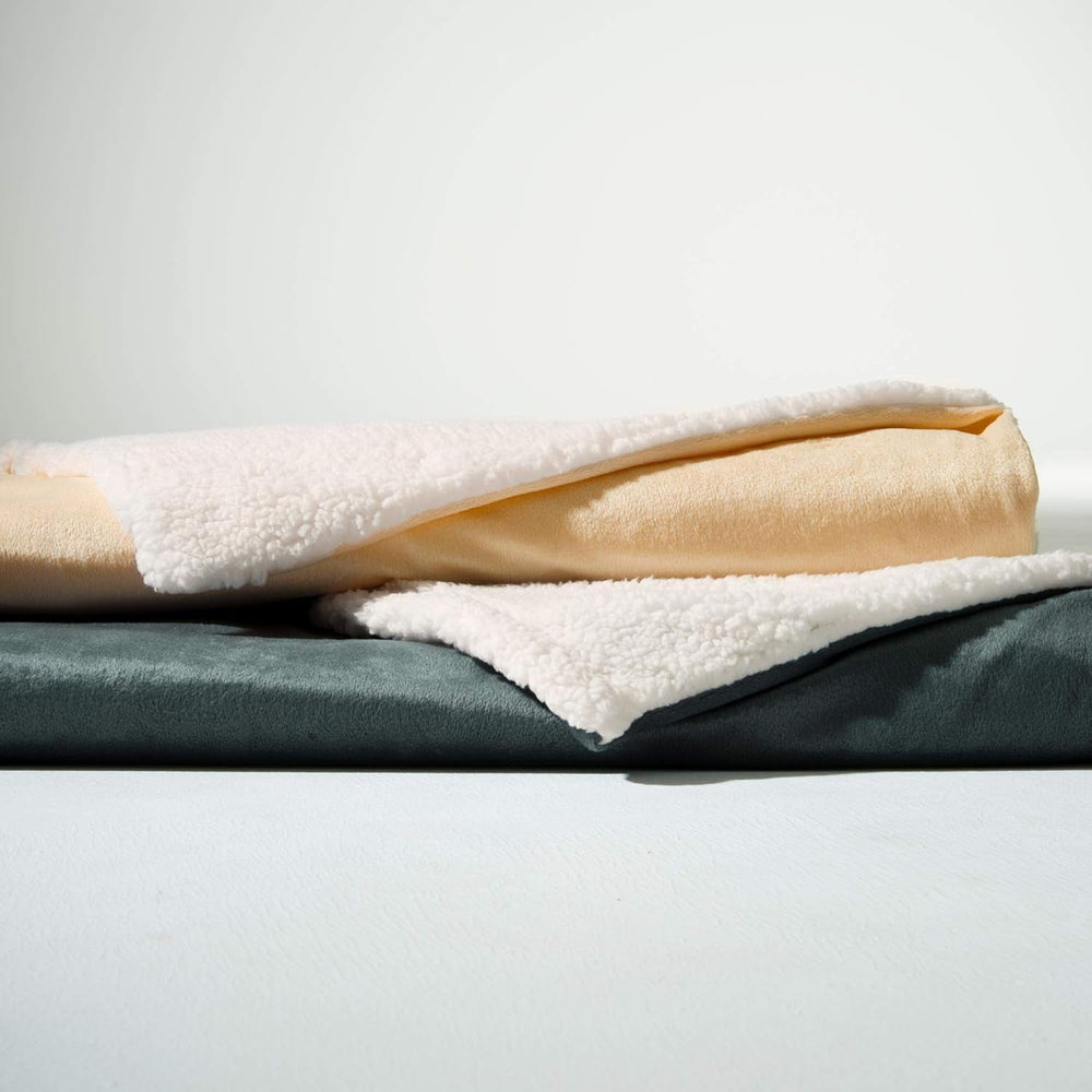 Aqua-Textil Fluffy cuddly blanket 150 X 200 Cm Gray White Melange Plush TV blanket Bedspread Sherpa Fleece Oeko-Tex Ottawa Beds and Blankets Besuche den aqua-textil-Store Gray Nicki Bedding 200 X 220 Cm