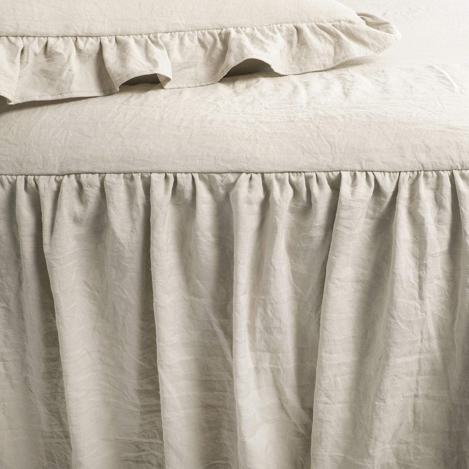 Lush Decor Ruffle Skirt Bedding Set 3 Piece Luxury Farmhouse Bedding Set Elegant Charming Ruffle Detail Timeless Style and Classic Design Soft and Lightweight King Size Lush Decor Beds and Comforters