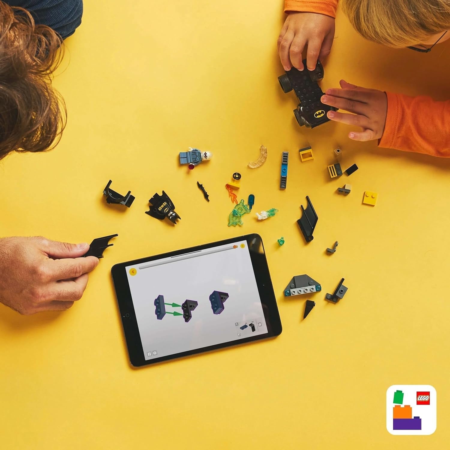 LEGO DC Batman: Batman & Batmobile Vs. Mr. Freeze - Superhero car toy with 2 minifigures - Ice shooter with fire elements - Gift for boys and girls from 4 years old 76301 Building sets Besuche den LEGO-Store