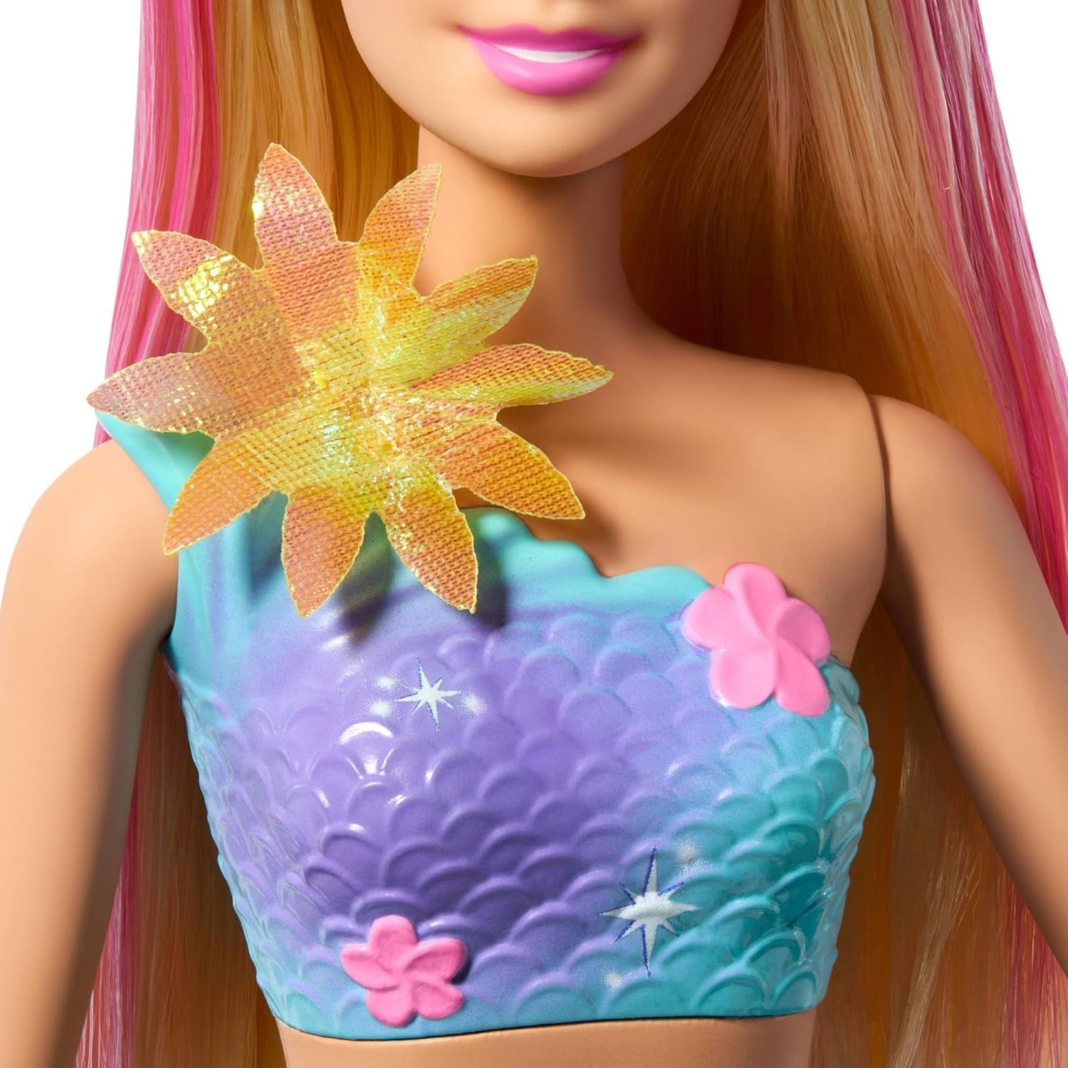 Barbie Meerjungfrauen-Spielzeugpuppe mit magischer Überraschungsblüte, Schwanzflosse mit Farbverlauf, perlenbesetztem Haarreif und langem blonden Haar mit rosa Strähchen, JDM72