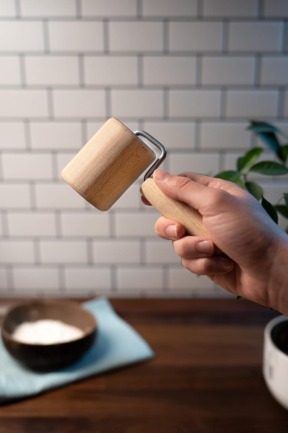 Chinchilla® Backblechroller/Teigroller zylindrisch aus Buchenholz | Der stable Helper für die Küche | Made in Germany | Nachhaltige Qualität aus Deutschland | 18 x 5 cm