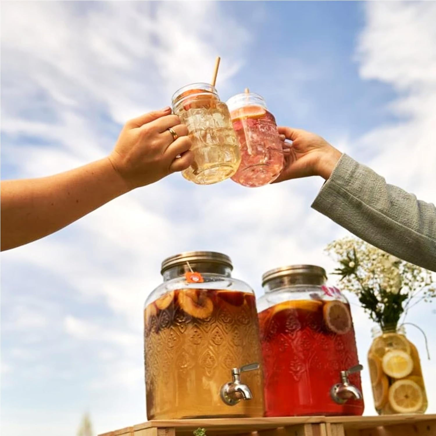 Ceai Teekanne Frio în pachet de 6 fructe, sortimente: zmeură-lămâie, coacăze-lămâie, piersică-maracuja, rubarbă-cireșe, ceai rece lămâie &amp; piersică, câte 18 pliculețe de 2,5 g fiecare