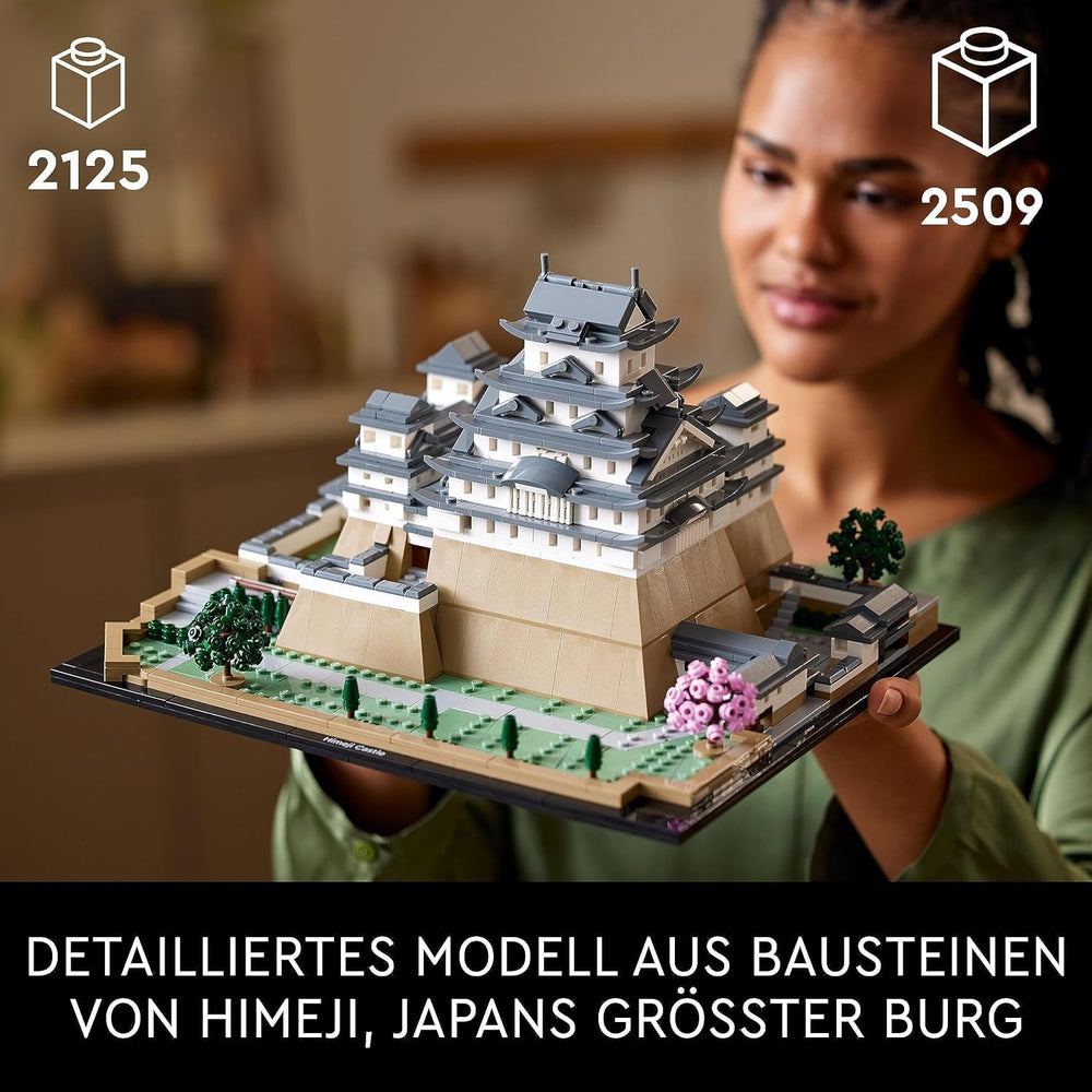 LEGO Architecture Himeji Castle, Adult Model Kit, Landmark Collection, Creative Gardening and Japanese Culture Fan Set with Cherry Blossom Tree, Gift for Him and Her 21060 Building Sets Besuche den LEGO-Store