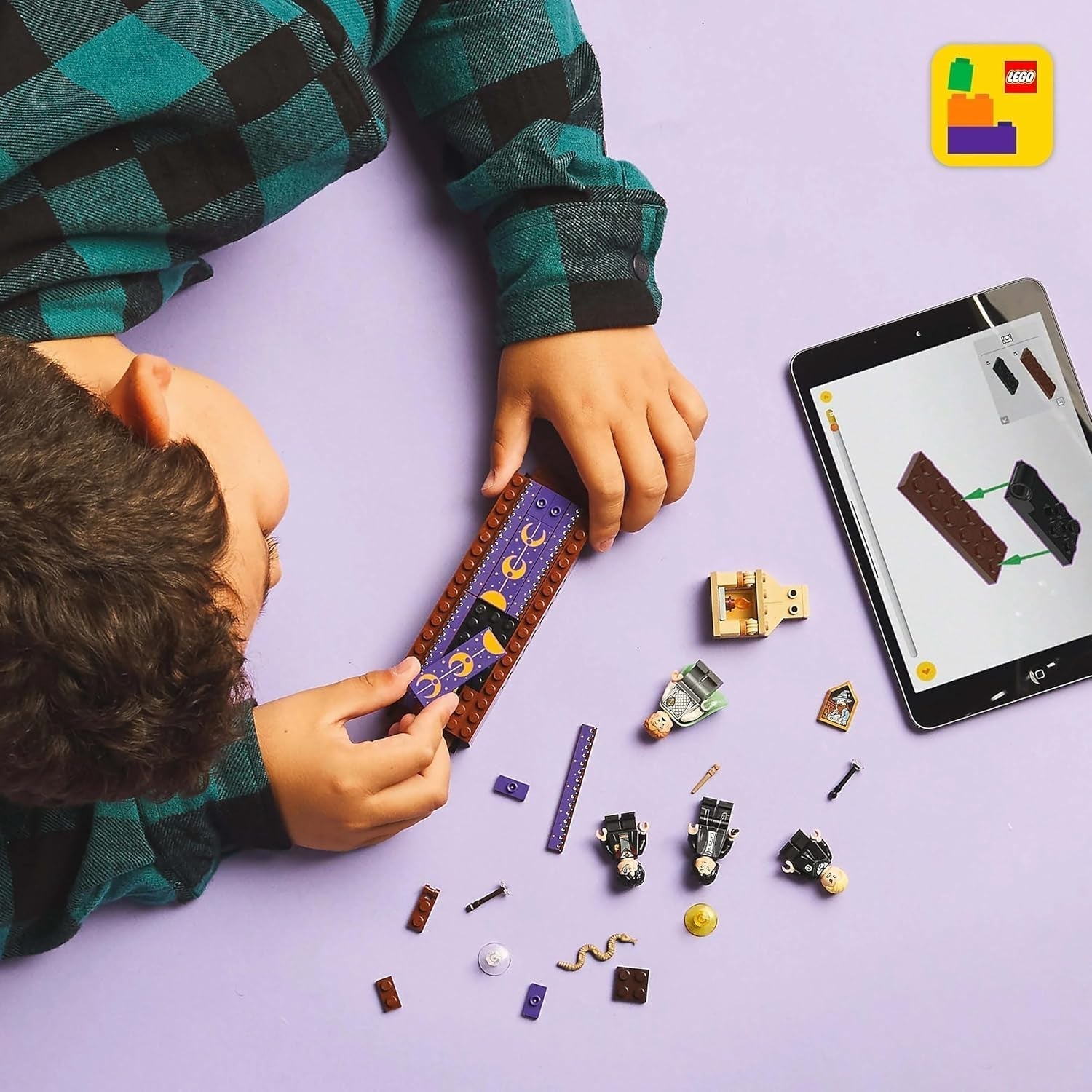 LEGO Harry Potter Hogwarts Castle: Dueling Club Building Set With 4 Minifigures Incl. Draco Malfoy, Gilderoy Lockhart & Severus Snape, set With function For boys and girls aged 8+ 76441 Building sets Besuche den LEGO-Store