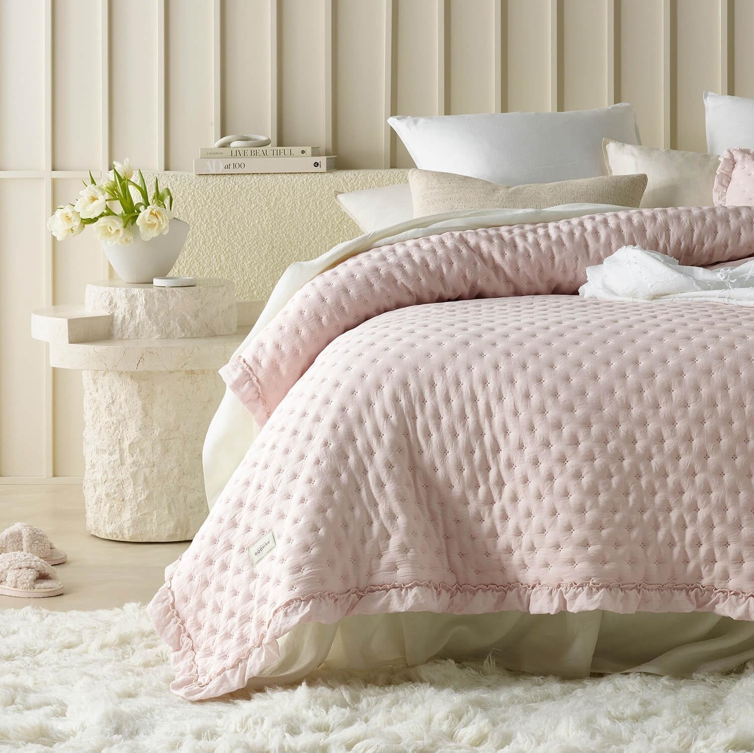 Molly Elegant bedspread in powder pink 170 X 210 cm Bedspread versatile as a bedspread or sofa Throw blanket for bed and sofa Blanket style Ideal as a bedspread Beds and Blankets Besuche den ROOM99-Store Powder pink 170X210
