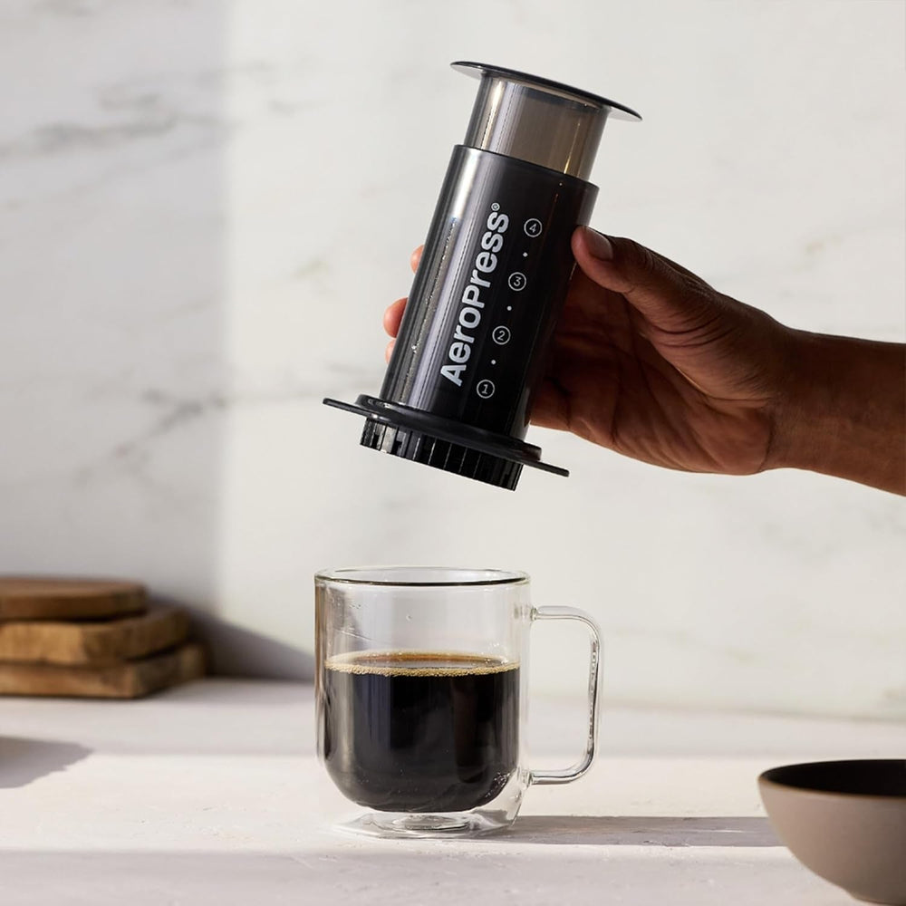 Aparat de cafea și espresso AeroPress Original, aparat de cafea portabil de nivel barista cu cameră, piston și filtre, aparat rapid de cafea și espresso