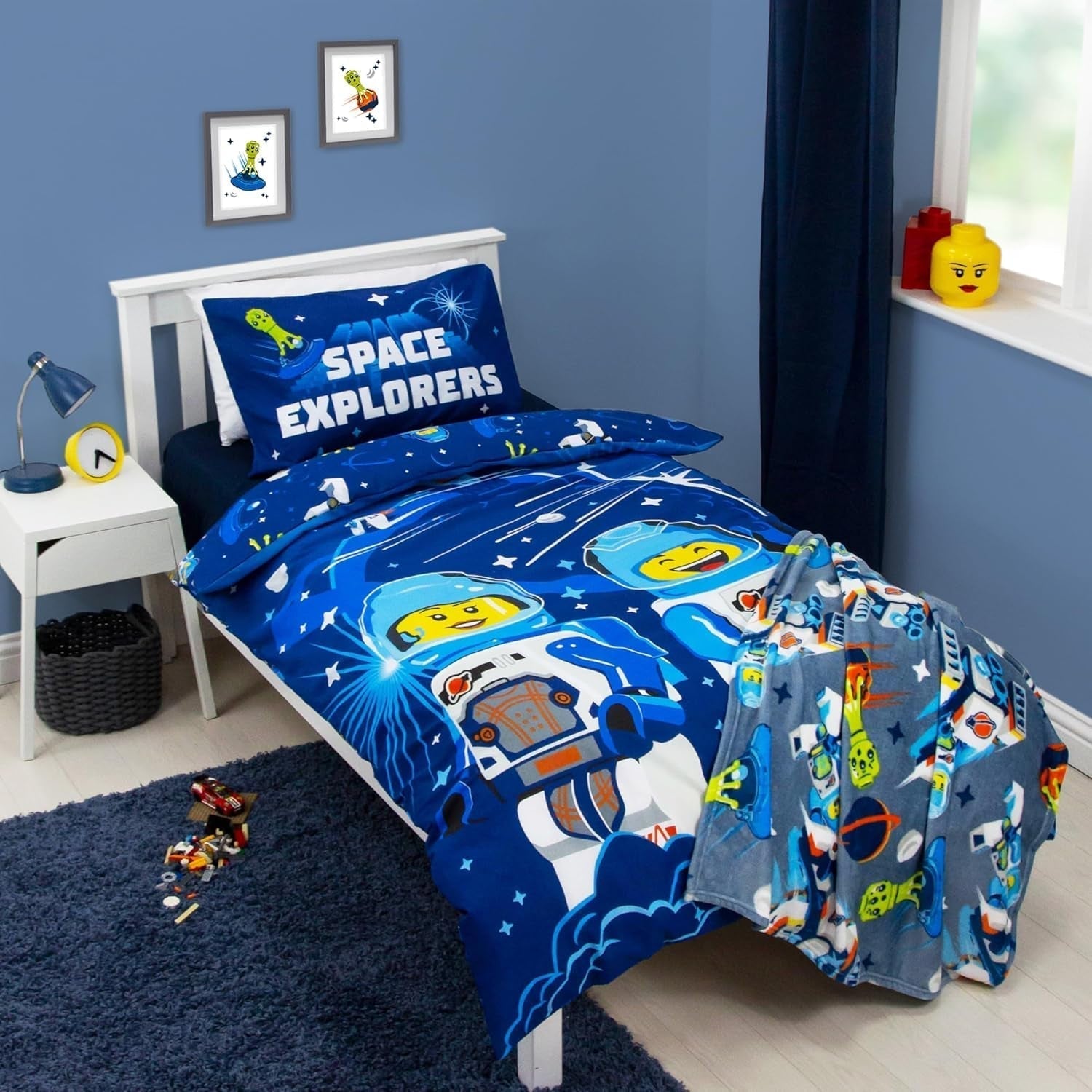Character World Official Lego® City Fleece Blanket, Super Soft, Warm Blue Throw, Cityspace Design, Perfect for bedrooms, camping and sleeping, 100 X 150 Cm Beds and Blankets Besuche den Character World-Store