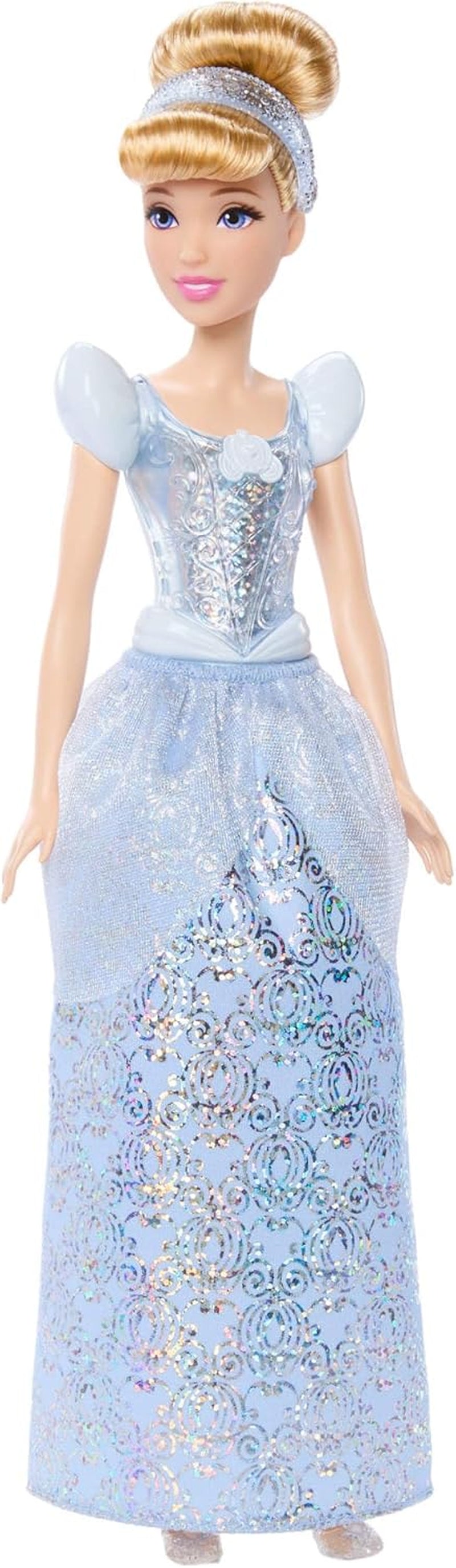 Mattel DISNEY Prinzessin Cinderella - Bewegliche Puppe mit glitzerndem Outfit, abnehmbaren Schuhen und Diadem, kämmbares Haar für Frisierspaß, für Kinder ab 3 Jahren, HLW06