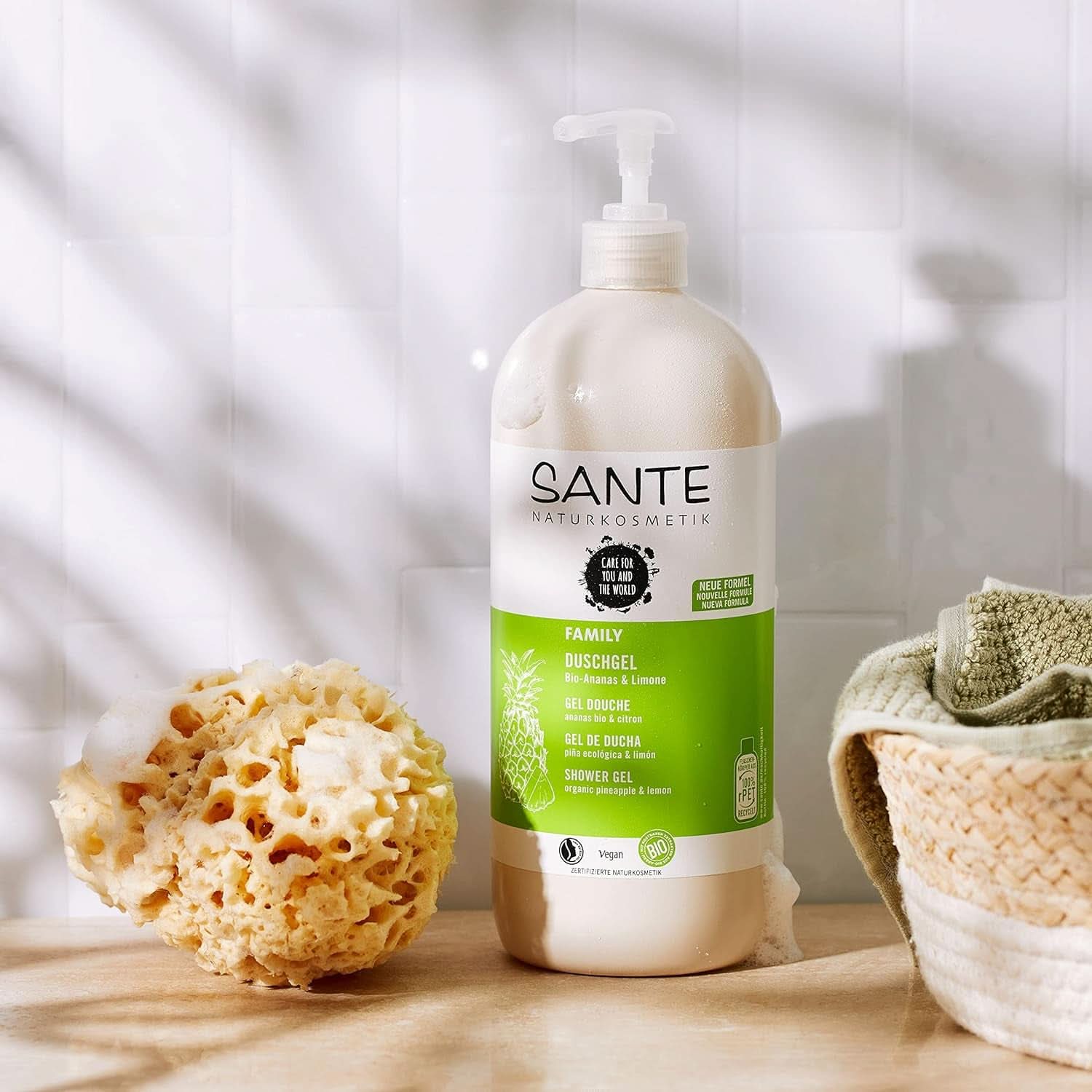 SANTE Natural Cosmetics Refreshing shower gel with citrus fragrance, 950 ml Shower and bath Naty Shop
