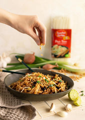 Bamboo Garden - Pad Thai Rice Noodle Sticks, For traditional noodle dishes like Pad-Thai, Vegan, 1 x 300g (Package design may vary)
