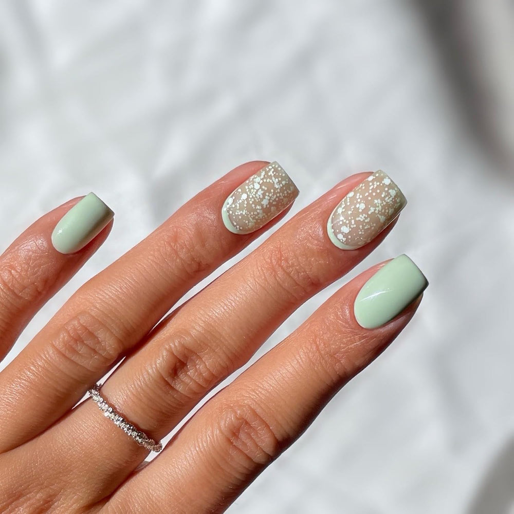 UV nail polish Semilac Hybrid 494 Frozen Pistachios 7 ml