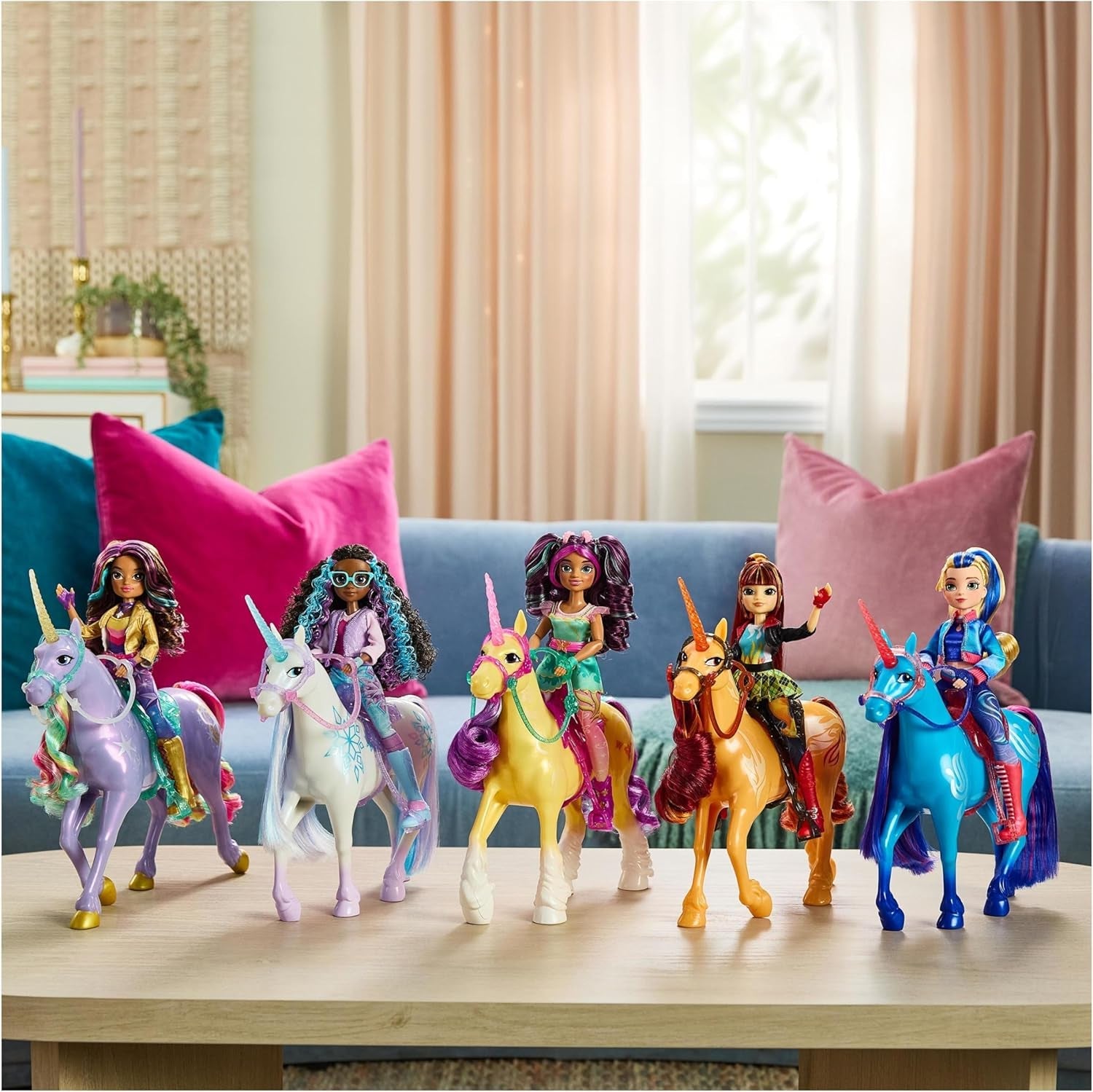 Academia Unicornilor Unicorn River - 28 cm înălțime, unicorn original de Isabel din serialul Netflix, cu coamă și coadă reale, frâu și șa detașabile și perie, pentru copii cu vârsta de 4 ani și peste