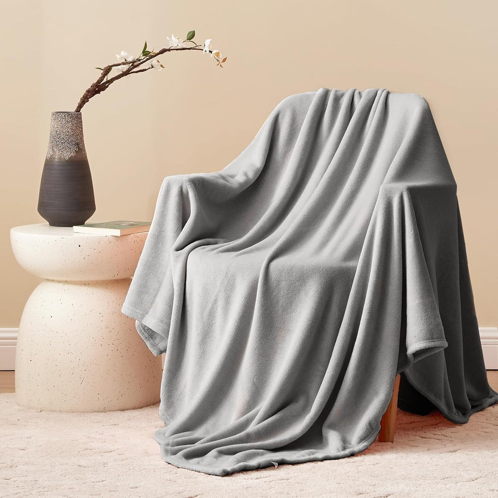 Aisbo Cuddly Blanket Fluffy Blanket Grey - Fleece Blanket 150X200 Cm XL Warm Sofa Blanket, Cosy Living Blanket Light Grey Soft As Living Room Blanket Couch Blanket For Winter Paturi si Cuverturi Besuche den Aisbo-Store