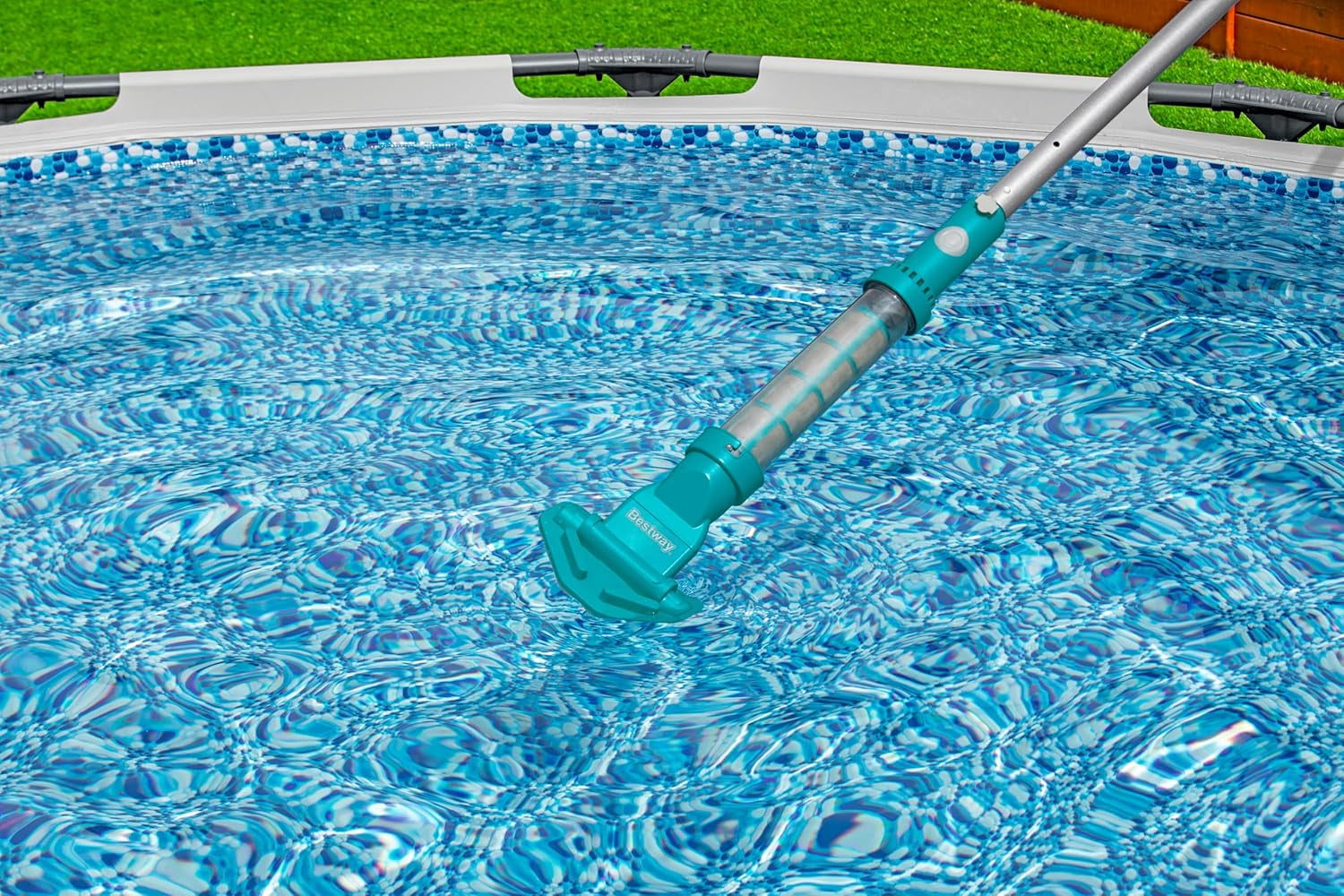 Bestway AquaSurge battery powered pool vacuum 251 cm
