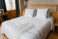 COLAS NORMAND Anti-mite and antibacterial quilt, light, 200 X 200 cm, long-lasting effect, perfect hygiene, microfiber, soft and comfortable, washable, French, white 53130248 Naty Shop Quilts and Quilts