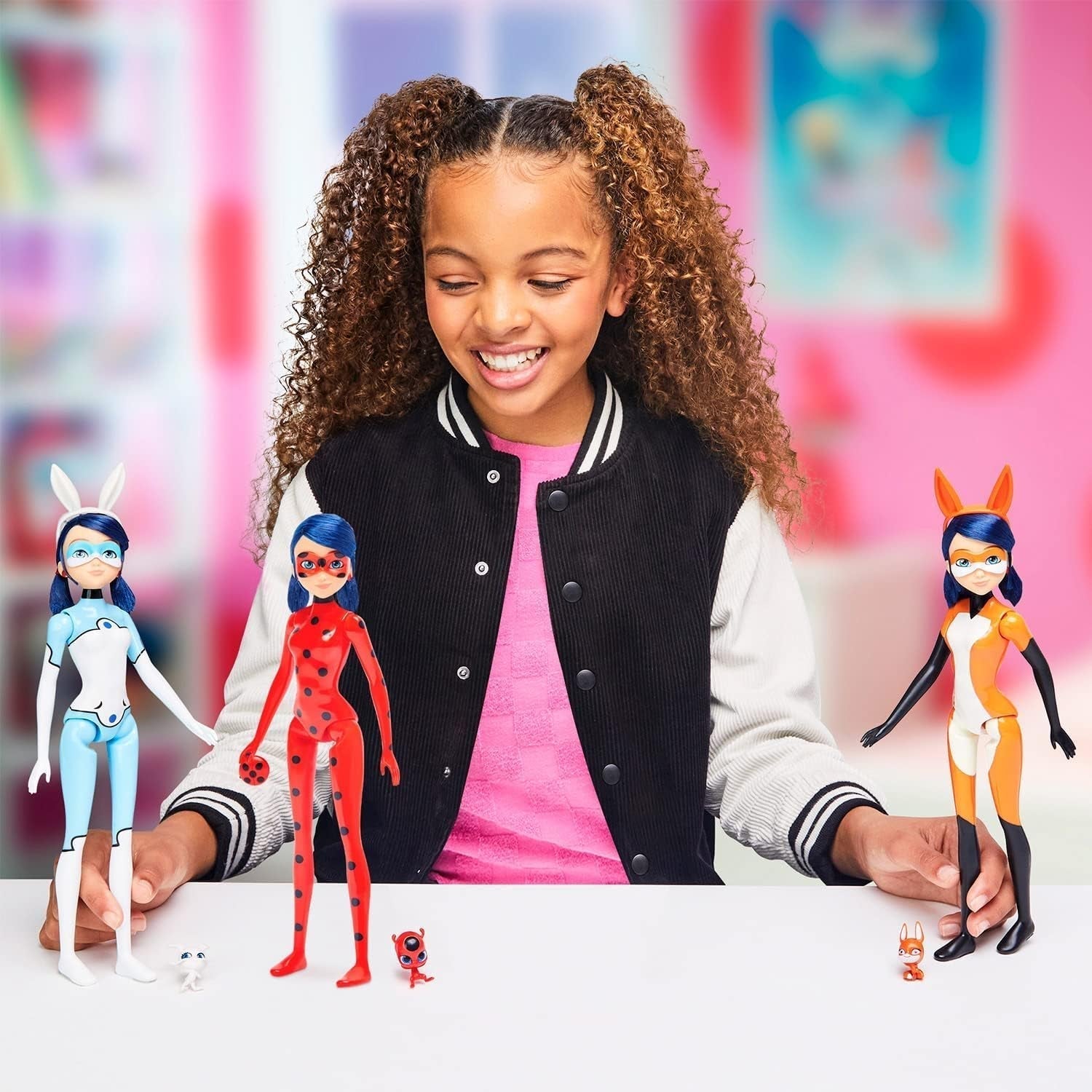 Bandai - Miraculous Ladybug - Doll Marinette Color Change Surprise - Miraculous Jointed Doll, 26 Cm + 3 Surprises - Random Model - P50390 Dolls Naty Shop