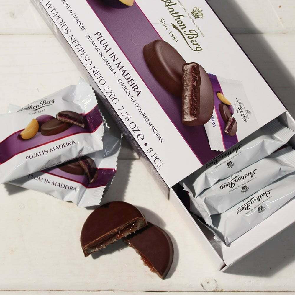 Plum in Madeira – 220g – Marzipan specialty with fruit and alcohol – 8 dark chocolate coins with plum jelly and Madeira wine – Gift idea
