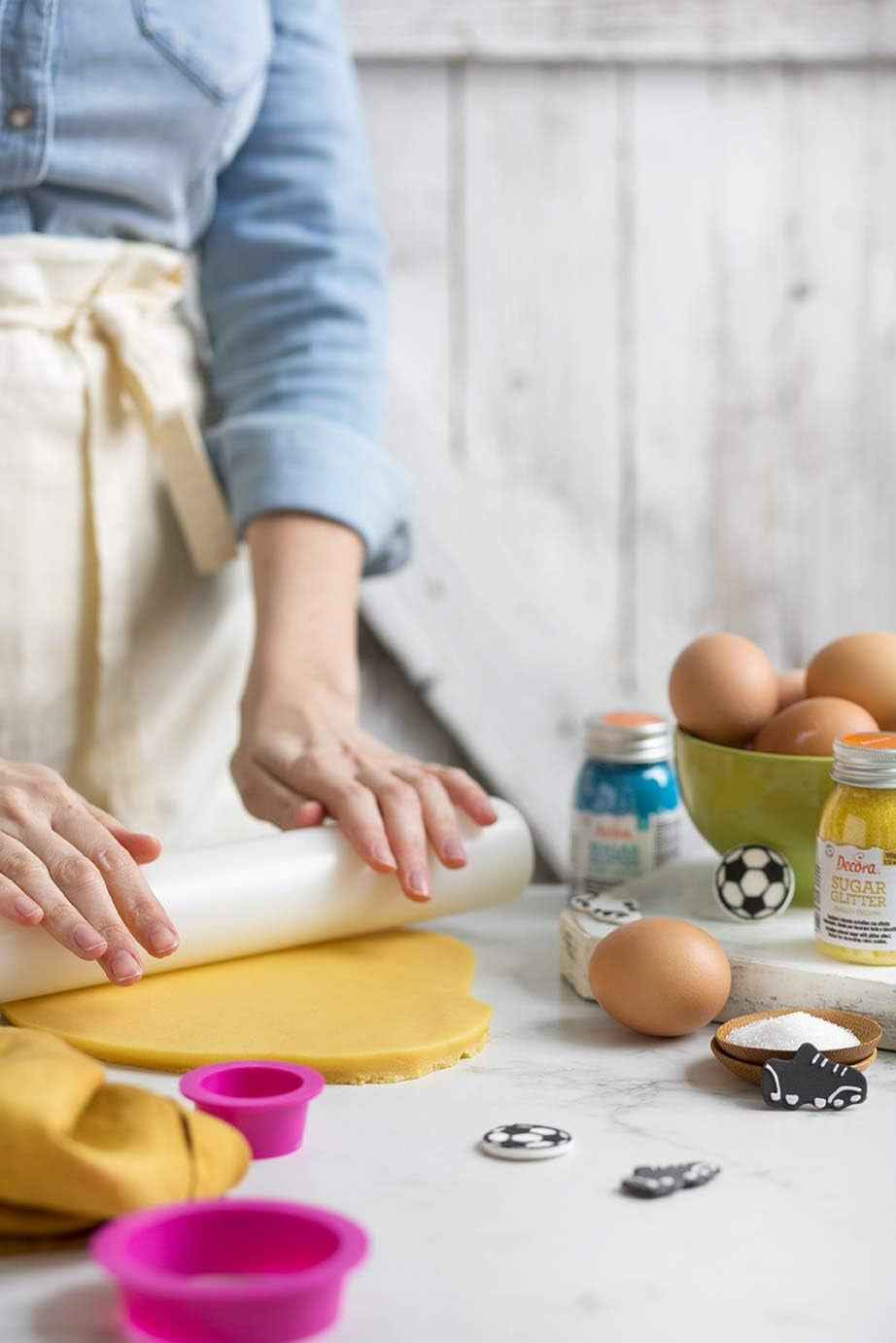 0255300 Set forme pentru biscuiți, rotunde-fine, 6 piese, 1,5/2,5/3,5/5/6,5/8 cm, 10 x 10 x 3 cm, roz